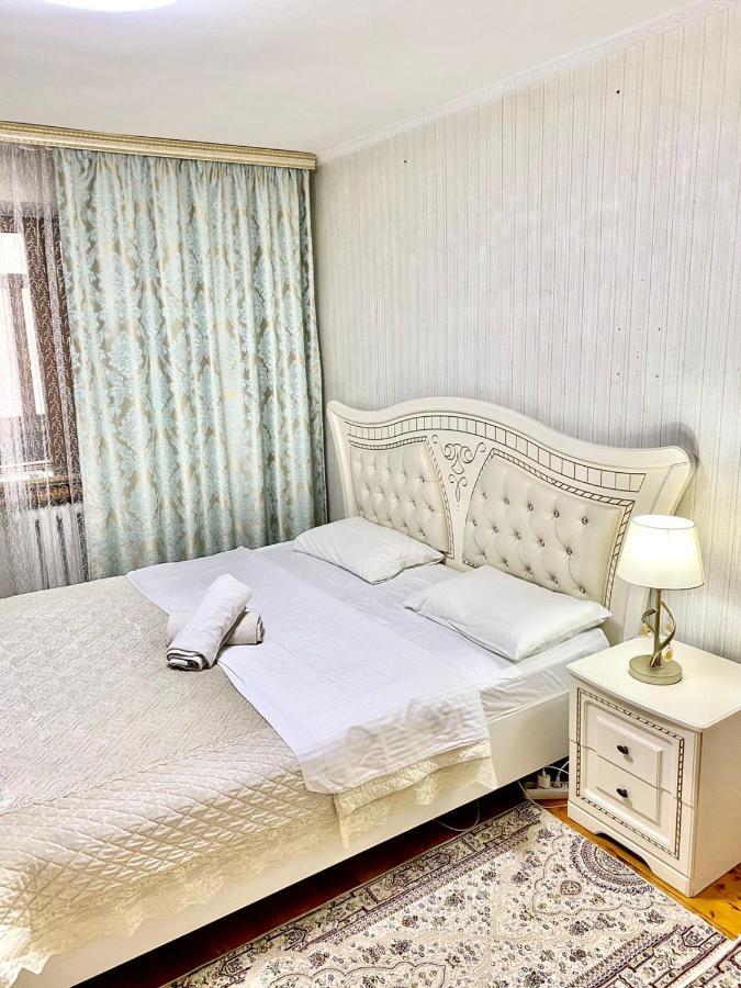 Appartement Просторная 3 Комнатная Квартира На Арбате à Almaty Extérieur photo